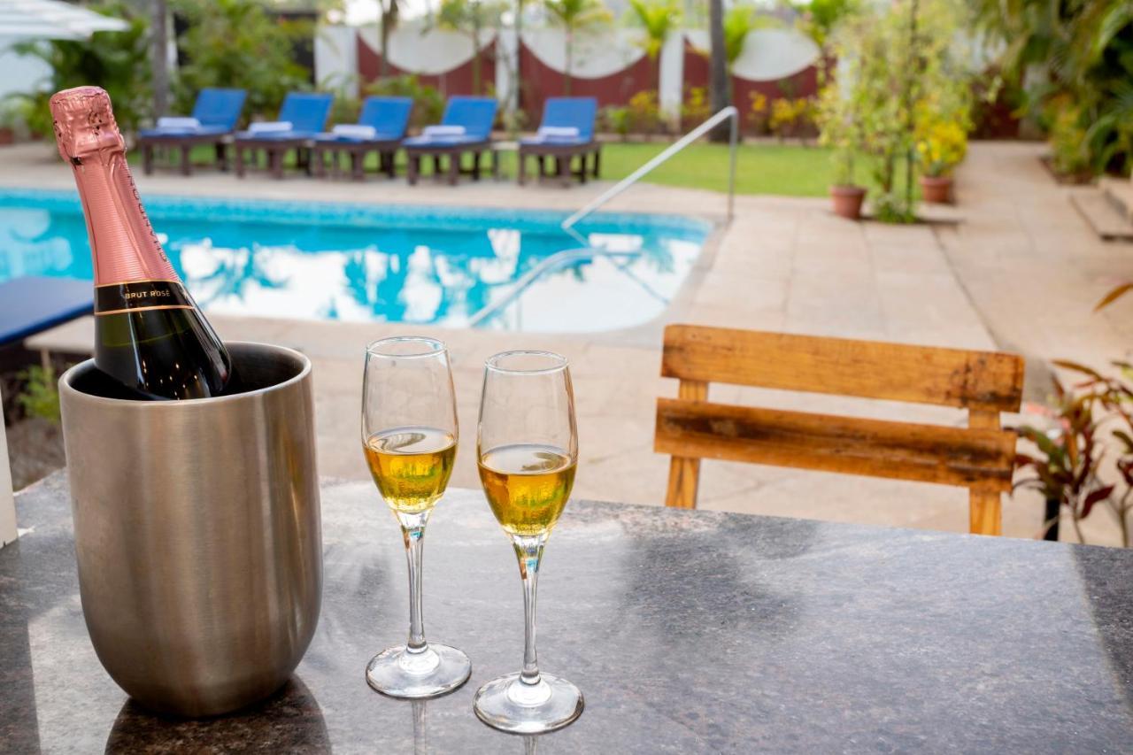 La Vaiencia Beach Resort, Morjim Bagian luar foto