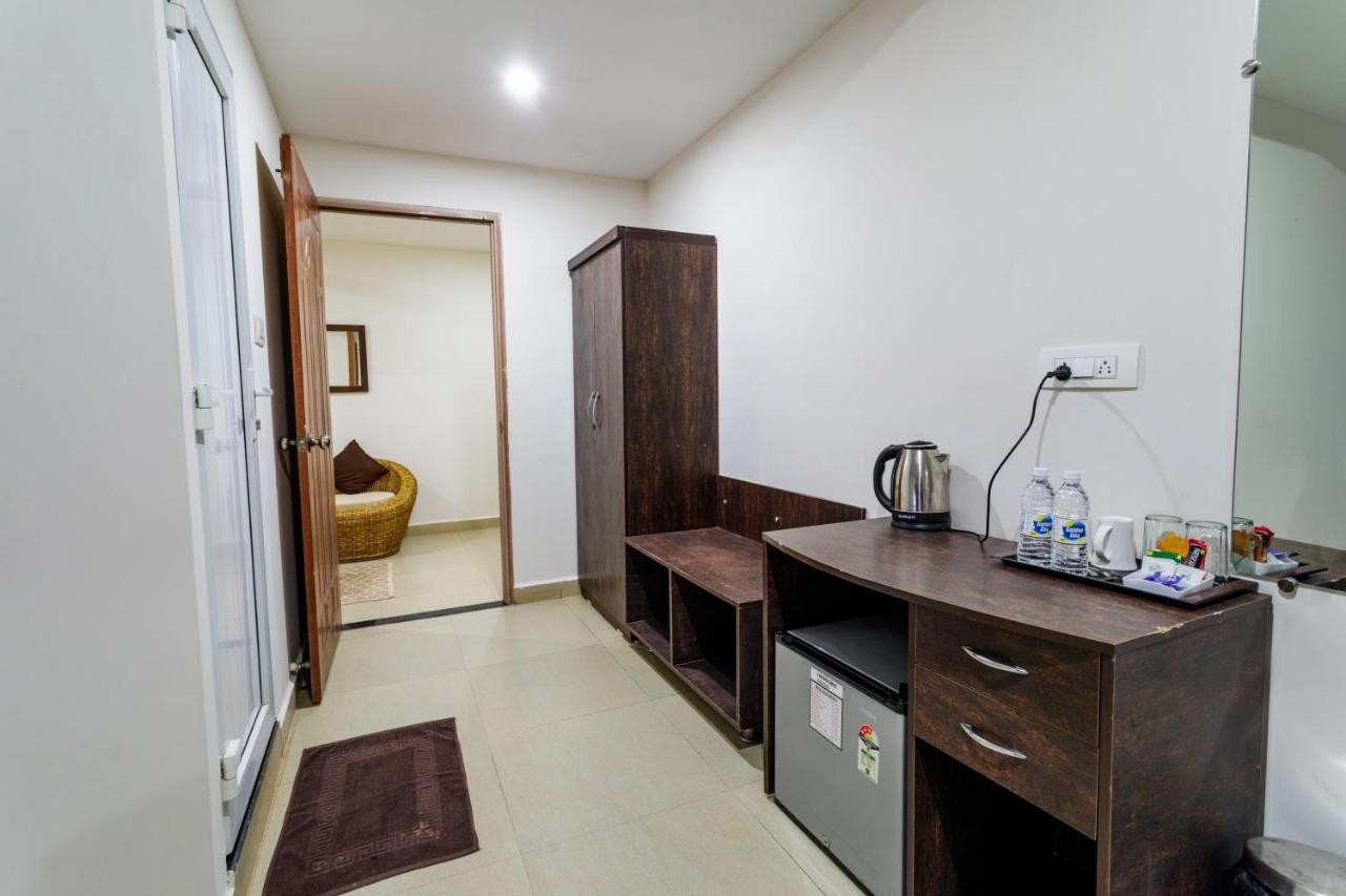 La Vaiencia Beach Resort, Morjim Bagian luar foto