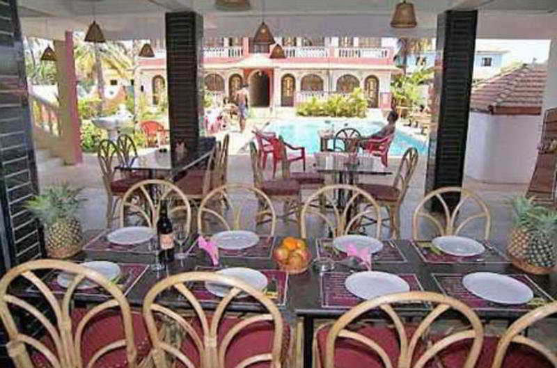 La Vaiencia Beach Resort, Morjim Bagian luar foto